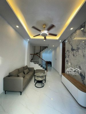 lô góc lạc long quân, ngõ nông, trước nhà 3m, 60m ra phố, ngõ thông, full đồ ở ngay, 40m2*5t 7.9 tỷ