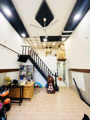 chính chủ bán nhà hẻm xe hơi đỗ cửa - ngang 4.2 nở hậu 4.4 - 51m2 - giáp tên lửa 5'' - nhỉnh 3 tỷ