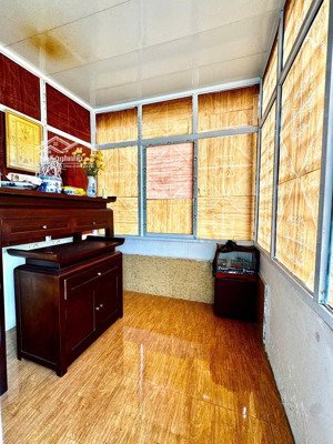 nhà đẹp ở ngay-ngoạ long-bắc từ liêm-có sân để xe-đầy đủ công năng-ô tô 20m-sổ nở hậu-nhỉnh 5ty