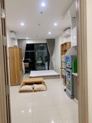 pass lại hợp đồng thuê nhà căn studio s401, hướng mát, đầy đủ nội thất, giá 6tr5 ạ.