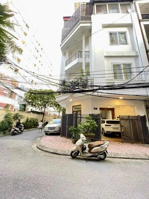 phân lô xịn hoàng ngân, lô góc 2 mặt ô tô, thông vòng quanh, cho thuê 40tr/th, 74m*5t