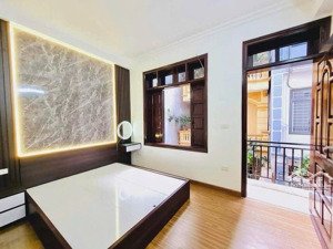 nguyễn hoàng - 40m2 - mt hơn 5m - ngõ nông sát phố - nhà đẹp ở ngay - giá 9.5 tỷ