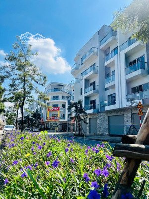 căn liền kề him lam 75m² duy nhất có giá 7,5 tỷ.vị trí đẹp, tiềm năng sinh lời cao.lh: 