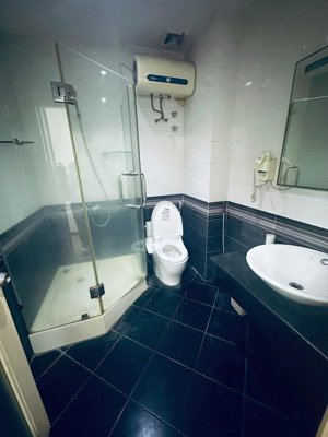 chính chủ cho thuê căn hộ khép kín số 30 mặt phố trần quang diệu tòa nhà 6,5 tầng thang máy.