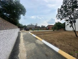 rẻ nhất hoà lạc cần bán lô đất 102m2 giá 38 triệu 1m sổ đỏ sẵn sàng giao dịch