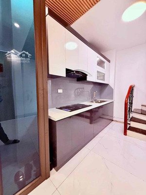 bán nhà đẹp 10m ra ô tô đỗ. mt 6.4m giá chỉ 7tỷ2 quận đống đa - phố kim hoa ô tô đỗ cách 10m