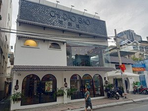 bán gấp nhà sát mặt tiền lý thường kiệt hẻm xe hơi 8x24 nợ hậu giá chỉ 45 tỷ