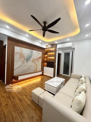 bán gấp căn hộ chung cư 17t hoàng đạo thuý 3pn 2wc dt: 140m2. lh: e hoà 