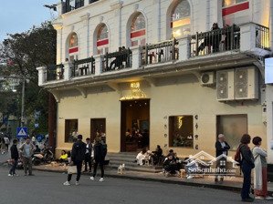 cho thuê nhà mặt phố đinh tiên hoàng,dt 220m2 x 5 tầng , mặt tiền 17m, hoàn kiếm, hà nội