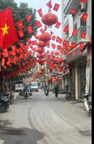 bán nhà 60m x 4t mt 5.80m phú diễn dân xây cực kỳ chắc chắn cách mặt phố 20m giá hơn 8 tỷ sổ đẹp