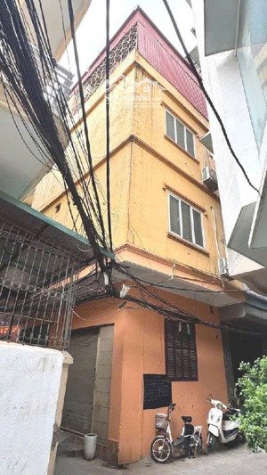hoàng hoa thám dt 28 m 4 tầng mặt tiền 5 m giá 5.75 tỷ nhà dân xây, khu trung tâm