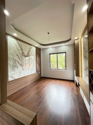 siêu hiếm! nhà 4 tầng đông la, 33m², ô tô vào tận cửa giá chỉ 4 tỷ!