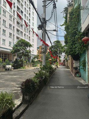 bán nhà lạc long quân 71m 4 tầng lô góc 3 mặt thoáng giá 19,5 tỷ