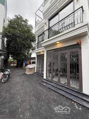 nhà đẹp đón tết - ô tô đỗ gần - 3 phòng ngủ công năng đầy đủ - giá mềm nhất khu vực