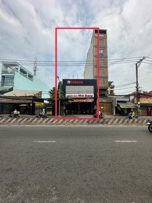mặt tiền kinh doanh đẹp huỳnh tấn phát,251m2 ngang 8.2 dài 35 mét-giá hấp dẫn :49.5 tỷ thuê:50 tr