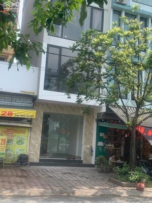 Cho thuê nhà 4,5 tầng, có thang máy, 2 mặt đường ven hồ Hạ Đình Thanh Xuân Hà Nội