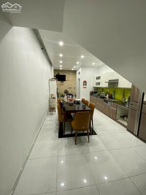 CHO THUÊ NHÀ siêu phẩm ngay phố Văn Cao - Hải An - Hải Phòng - Oto đỗ cửa - 4 ngủ full đồ