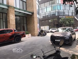 cho thuê nhà mp giảng võ _ đống đa dt 160m2, 1 tầng, mt 12m, kd mọi mô hình, vị trí đẹp 