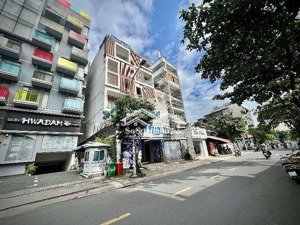 siêu hiếm! bán nhà mặt tiền quốc hương- thảo điền ngang 4m. thu nhập 50 triệu/ tháng. giá 30 tỷ