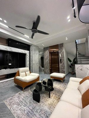 bán nhà dân xây trần quý cáp, đống đa 36m² x 7 tầng thang máy chỉ 11.7 tỷ