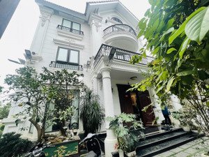 siêu biệt thự hàng hiếm vinhomes riverside 370m2 bể bơi hầm rượu, sân vườn quanh nhà view hồ 160 tỷ