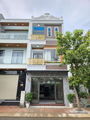 6,2tỷ tl
bán nhà 3tấm full nội thất ngang 5m, gần làng đại học quốc gia tp.hcm, p.bình an, tp.dĩ