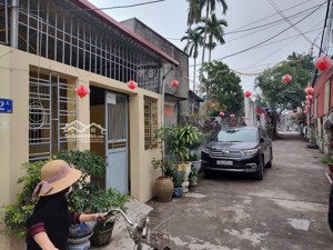 chính chủ cho thuê nhà riêng 1 tầng sân cổng riêng, ô tô đỗ cửa giá 4tr/tháng