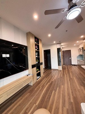 giá 66tr/m2 -rẻ hơn 300tr -mua là lãitòa zurich căn hộ 2pn2wc-dt 74m2- căn góc- full đồ nội thất !