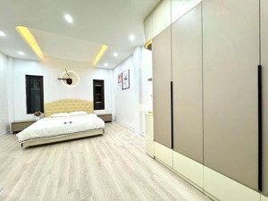 chính chủ bán gấp linh quang 30,5m 5t mtien 4,5m2 - lô góc - gần ô tô - trước nhà để xe gọn- sổ sẵn
