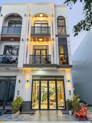 tin chuẩn 100%! nhà lê thánh tôn 67m2/3tỷ2 sổ hồng riêng chính chủ. hợp đồng cho thuê 29tr/1th