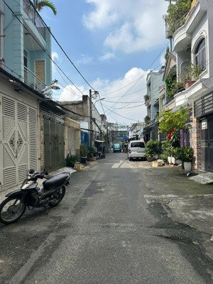 nhà 4.5 tấm hẻm vip nguyễn sơn. dt:4x16m. giá: 9.5 tỷ