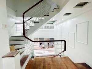 hot!! bán nhà hoàng văn thái-lê trọng tấn-thanh xuân, 31m x 5 tầng,ô tô đỗ trước cửa, nhỉnh 10 tỷ