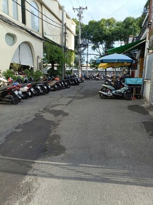 giá đầu tư, 1sẹc sát mặt tiền đường quang trung, gò vấp. dt 8.5x22m, nở hậu đẹp, c4, hxh 7m, 17.9tỷ