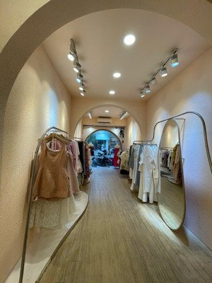 giá rẻ 39triệu - cho thuê nhà mặt tiền võ văn tần, quận 3, đoạn đẹp 2 chiều, 3tầng, chính chủ