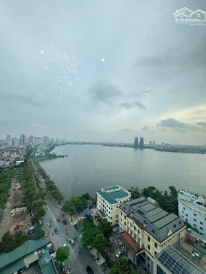 bán penthouse 311m2 view trực diện hồ tây, giá chỉ 4x tỷ. lh: 
