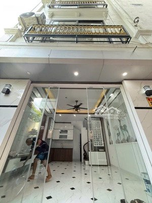 tiếp tục sale cho anh chị căn nhà 5 tầng tại văn minh di trạch giá chỉ 4,8 tỷ yêu thương