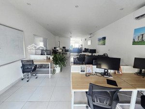 cho thuê mặt tiền trần hưng đạo . 4 tầng . ngay cầu rồng . nhà đẹp