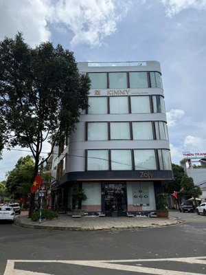 cho thuê toà nhà 3 mặt tiền vị trí vàng của tp.