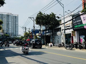 thu nhập 600tr/th ! tòa nhà 1 trệt 1 hầm 5 tầng + buồng thang-mặt tiền đặng văn bi-gần ga metro