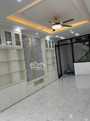 hồng tiến .40m .6 tầng 13 triêu lh . (zalo) cho thuê nhà nguyên căn phố