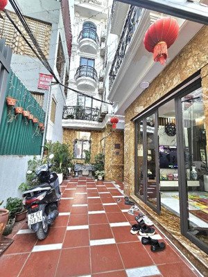 nhà đẹp - full nội thất - oto đỗ cổng - vài bước ra mặt phố thanh am, long biên, hn. 30m2-5.85 tỷ