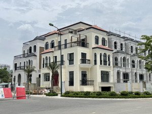 bán biệt thự ciputra 4 tầng 1 hầm, vị trí đẹp, gần công viên 65ha, lotte, căn góc đẹp giá rẻ nhất