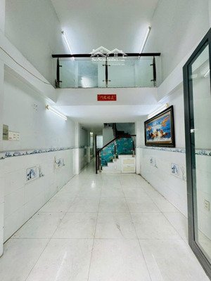 sau căn mt - ôto tới nhà! bán nhà (4x10m) nguyễn văn đậu 4tầng cứng cáp. cách chợ bà chiểu 5p đi xe