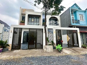 bán 1 cặp nhà phố giáp hóc môn thiết kế tinh tế - hiện đại - gần chợ đình