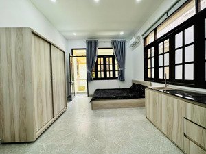 studio full nội thất- ban công to ngay chân cầu sài gòn- rộng hơn 30m2, giá tốt, đầy đủ tiện ích