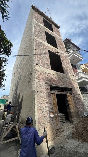 lô góc 4 tầng 84m2, 12 phòng ngủ, chỉ 800m ra đại học điện lực và đại nam, cho thuê 36 triệu/tháng.