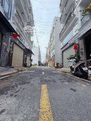 nhà riêng đẹp, nhiều tiện ích tại hồ văn long, 5,5 tỷ, 55m2