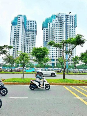 chính chủ bán căn góc 71m2 chênh chỉ 100 triệu, tầng trung, thanh toán 2.662 tỷ nhận nhà