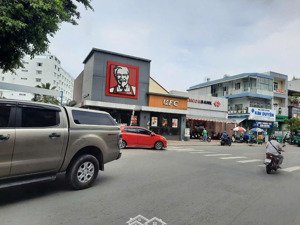 siêu phẩm-góc 2 mt tân sơn nhì trung tâm quận tân phú, dt 11x18m, hđt 100tr/ tháng, 47 tỷ