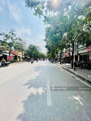 rẻ nhất hai bà trưng ! mặt phố dương văn bé nhà xác định bán đất. 80m x mt 6m , lô góc 2 thoáng.